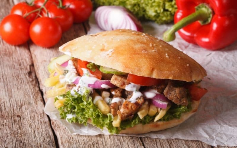 Jak smakuje prawdziwy kebab turecki?